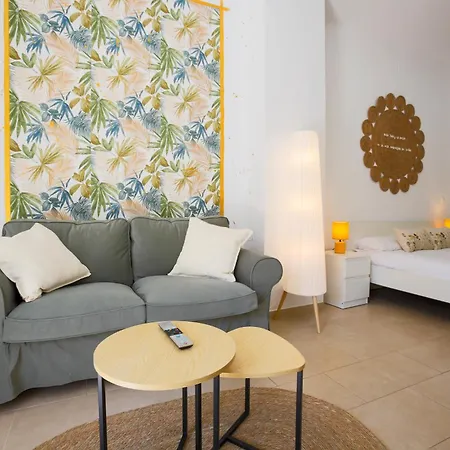 Estudio Urbano Reformado Apartment